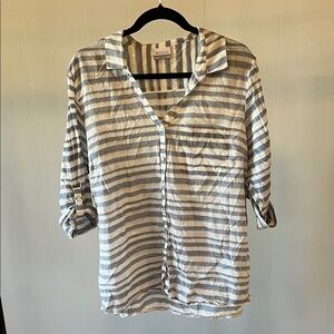 Columbia light weight  Button-Up Shirt